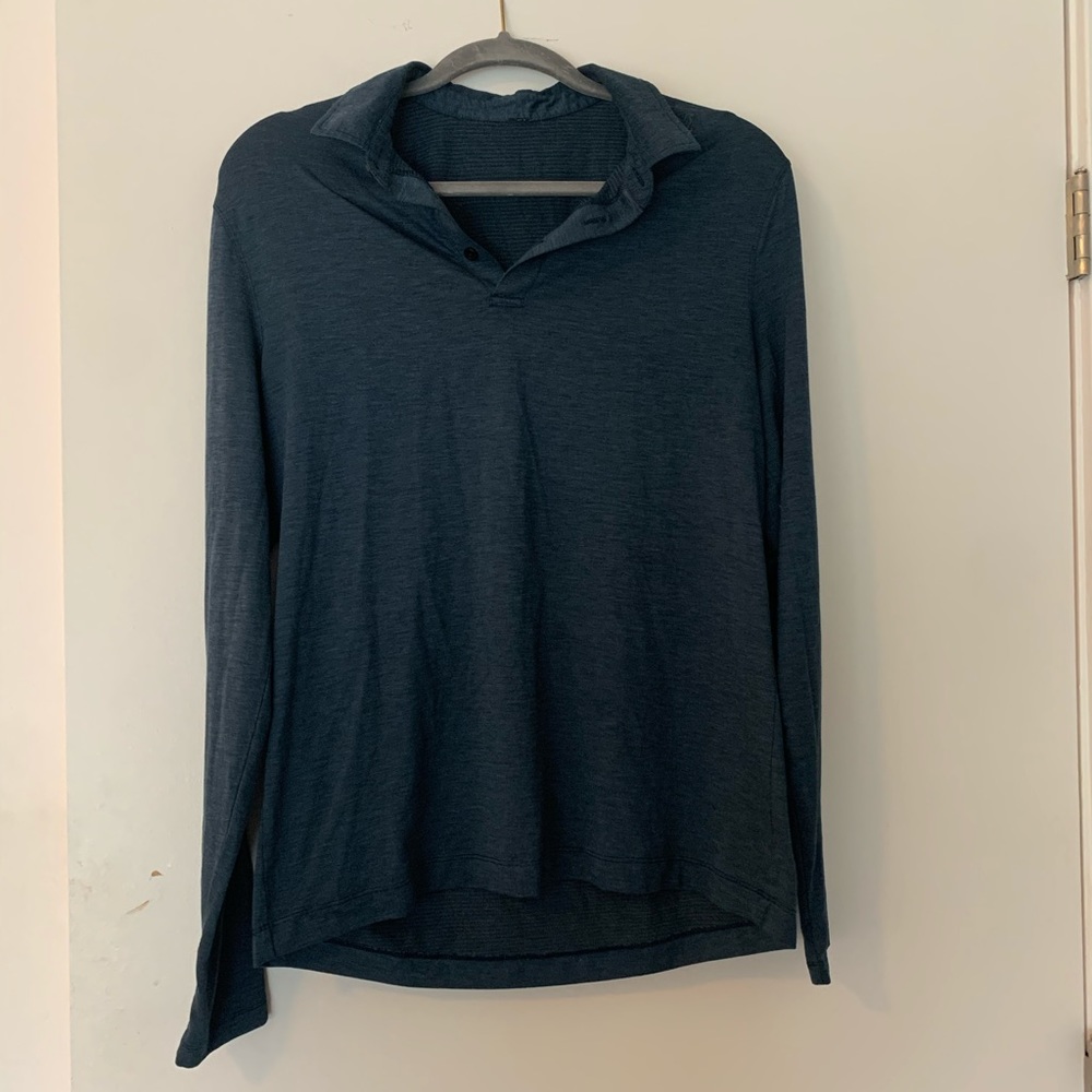 Men’s Small Lululemon long sleeve, Navy.